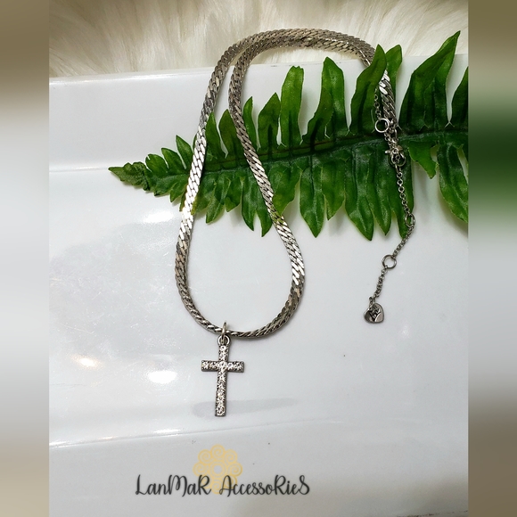 LanMar Accessories Jewelry - 🤍NW Crystal CrosS Chain Necklace 🤍